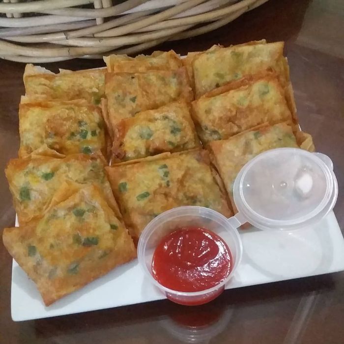 Simak Disini! Resep Martabak Telur Mini, Bahan Serta Cara Pembuatannya ... Bikin Martabak Telur Mini ala Street Food