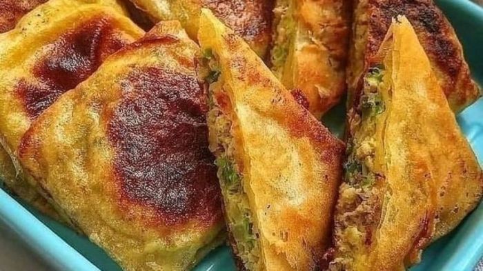 Resep Bikin Martabak Telur Mini Super Maknyus, Bisa Jadi Camilan ... Bikin Martabak Telur Mini ala Street Food