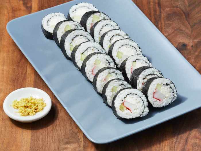 Cara Membuat Sushi Roll Sederhana Ala Rumahan — Rinaresep.com Sushi Roll Simpel dengan Bahan Lokal